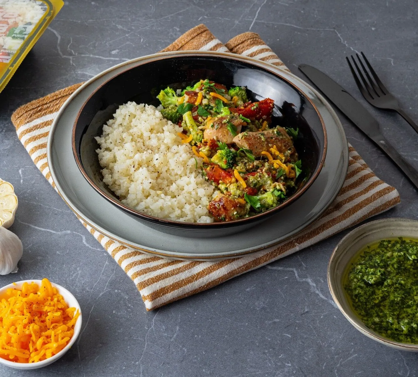 Cauliflower Rice - Pesto Chicken [LOWCARB]