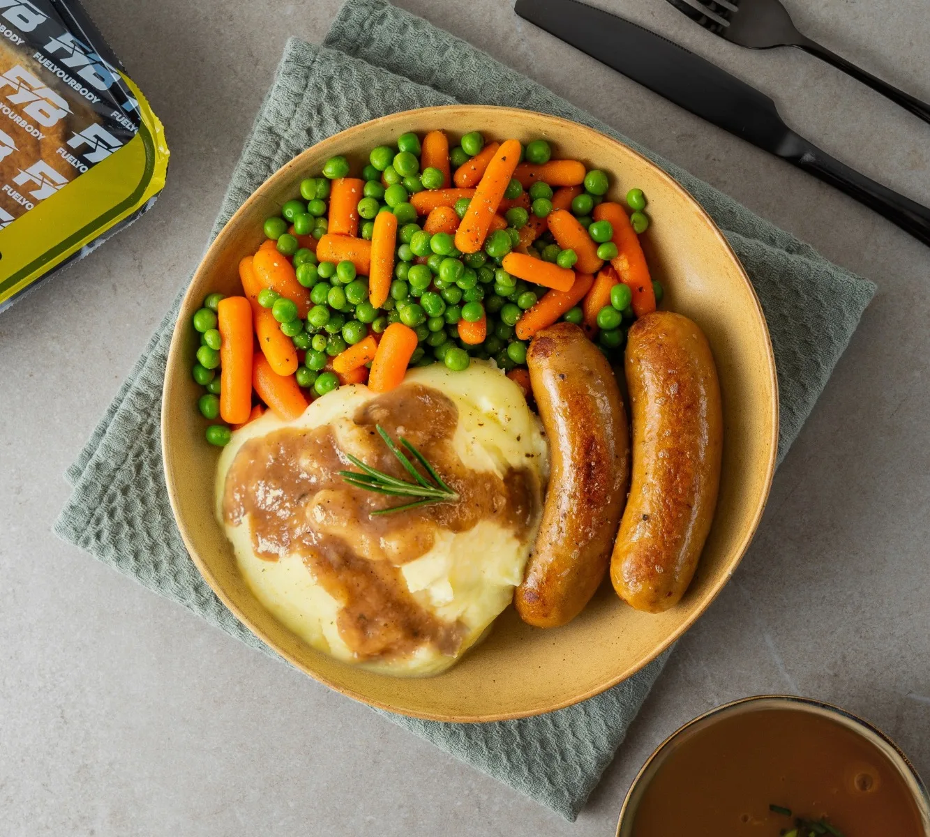 Puree - Kipsaucijs - Tuinerwten & Worteltjes (met jus) [BULK]